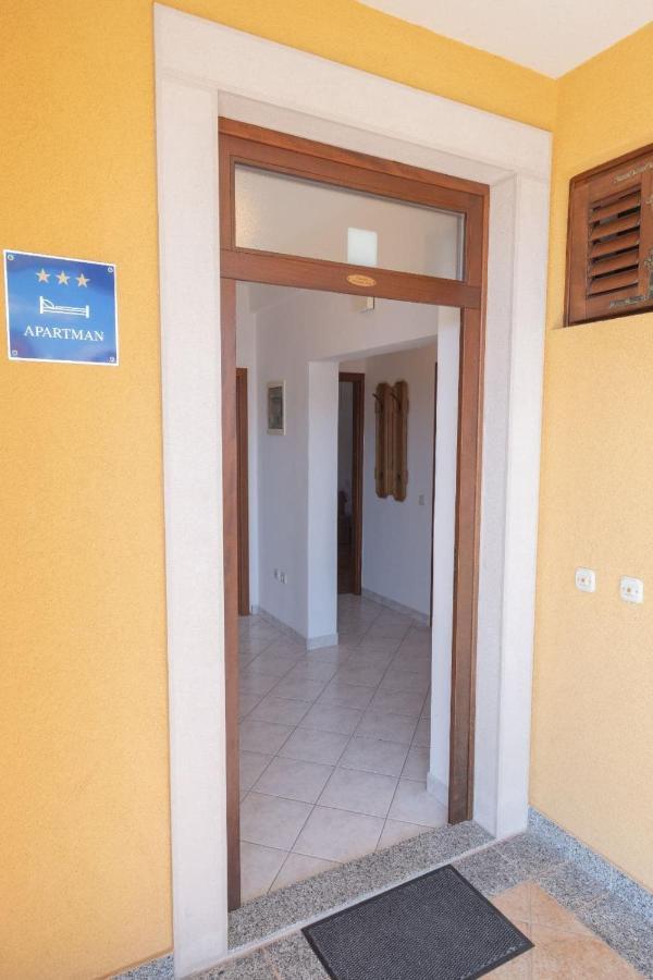 Anita Apartment Porec Bagian luar foto