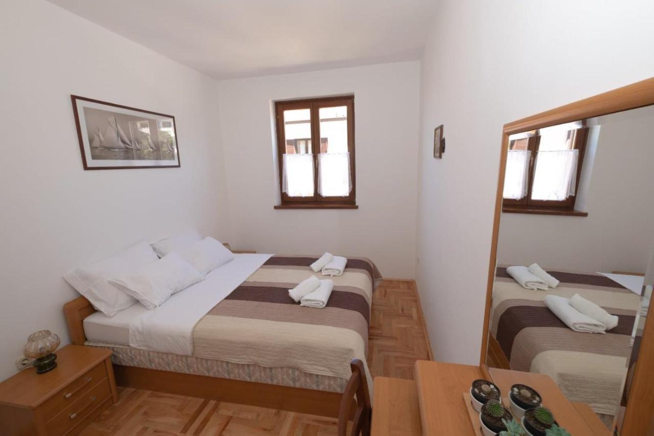 Anita Apartment Porec Bagian luar foto