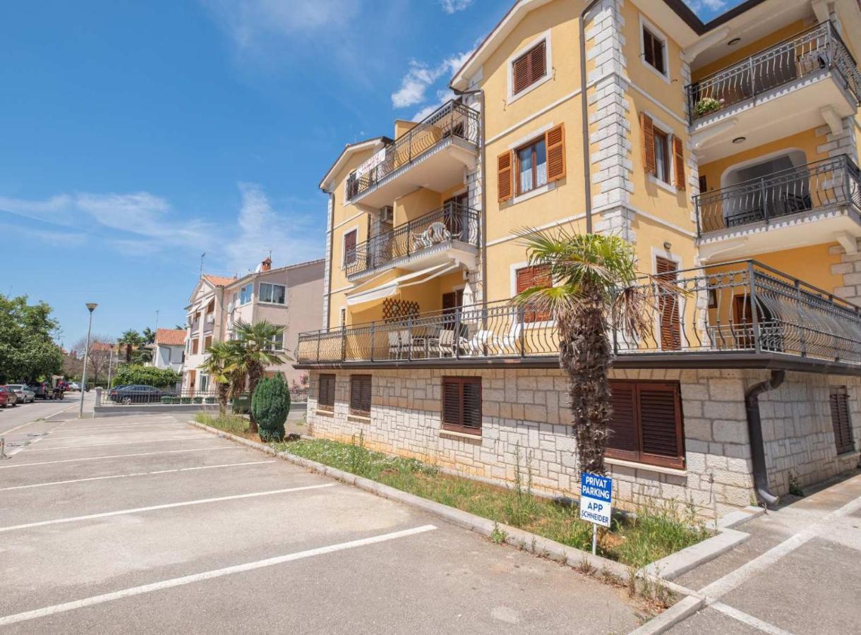 Anita Apartment Porec Bagian luar foto