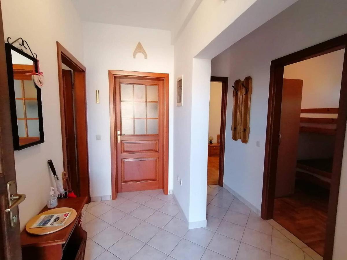 Anita Apartment Porec Bagian luar foto