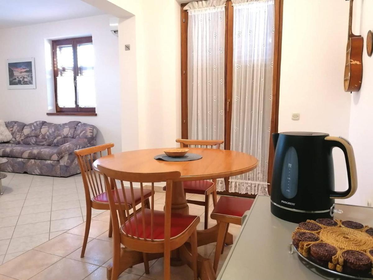 Anita Apartment Porec Bagian luar foto