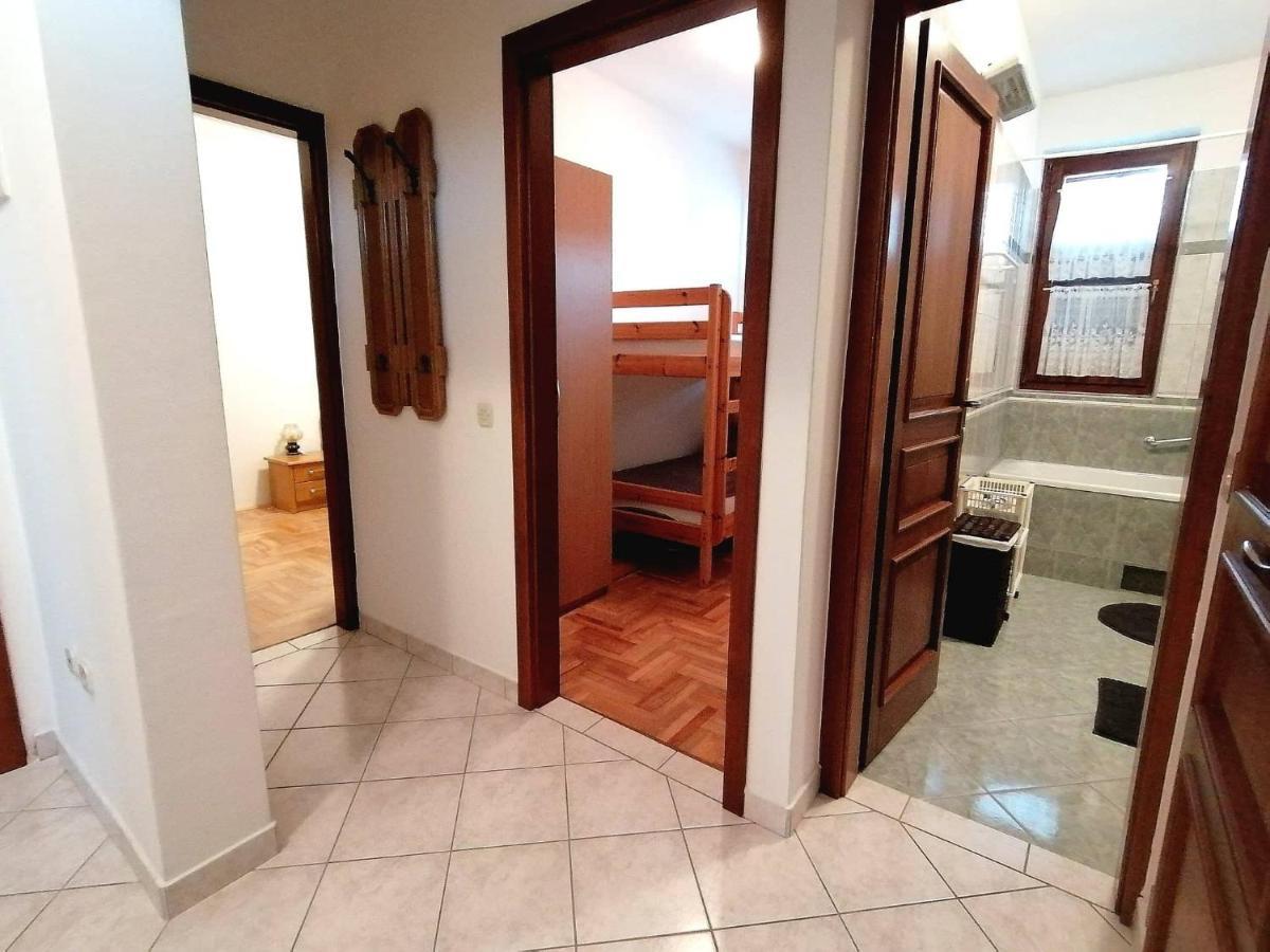 Anita Apartment Porec Bagian luar foto